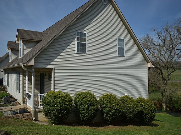3rd image of 2115 Creekside Way
