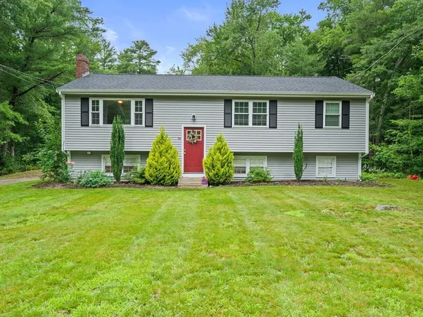 58 Surrey Ln, Hanson, MA 02341