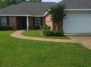 523 Laurelwood Dr, Flowood, MS 39232