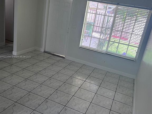 5th image of 109 NE 30th Ct APT 2