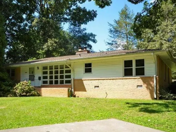 208 Appledore Ave, Hendersonville, NC 28739