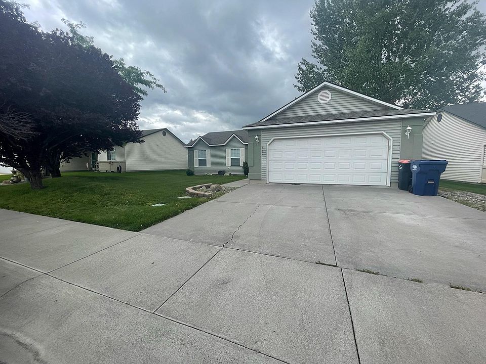 1st image of 2554 Alderwood Ave
