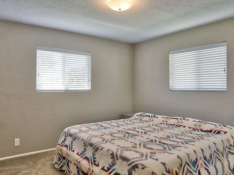 512 W Colorado Ave — Photo 11