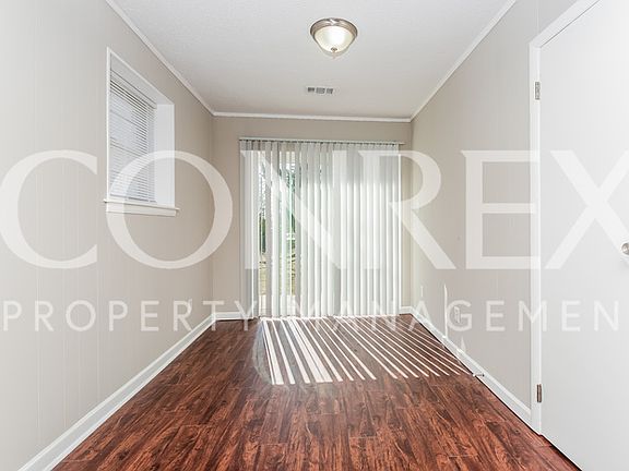 3rd image of 5002 Lori Cir NW