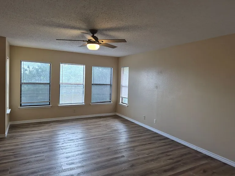 7314 Justino Trl — Photo 35