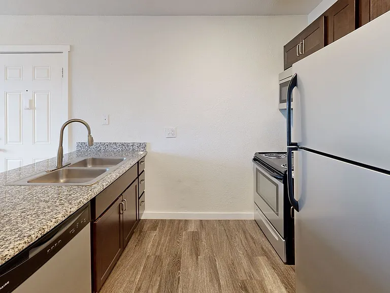 Bennett Ridge Apartments — Photo 27