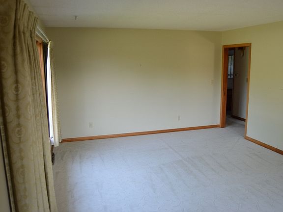 2nd image of 103 Country Club Dr