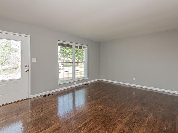 3rd image of 3218 Greenbridge Dr