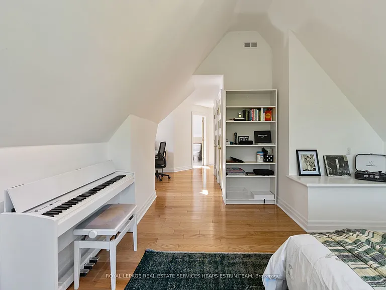 65 Highland Ave — Photo 32