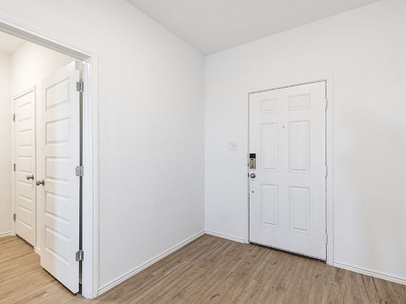 4th image of 2445 Dielman Dr