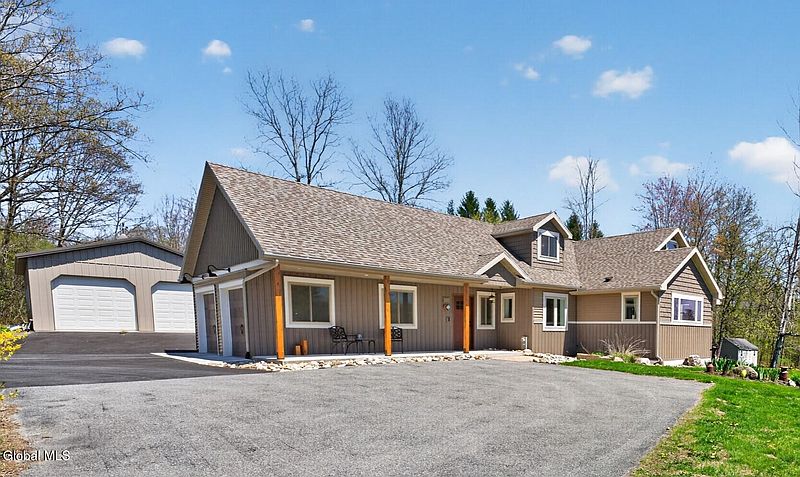 5th image of 111 Pond Hill Lane