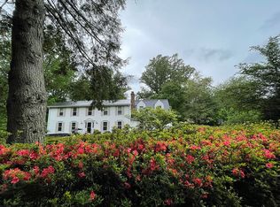 534 Walker Rd, Great Falls, VA 22066