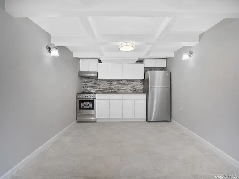 169 E Santa Barbara Rd — Photo 3