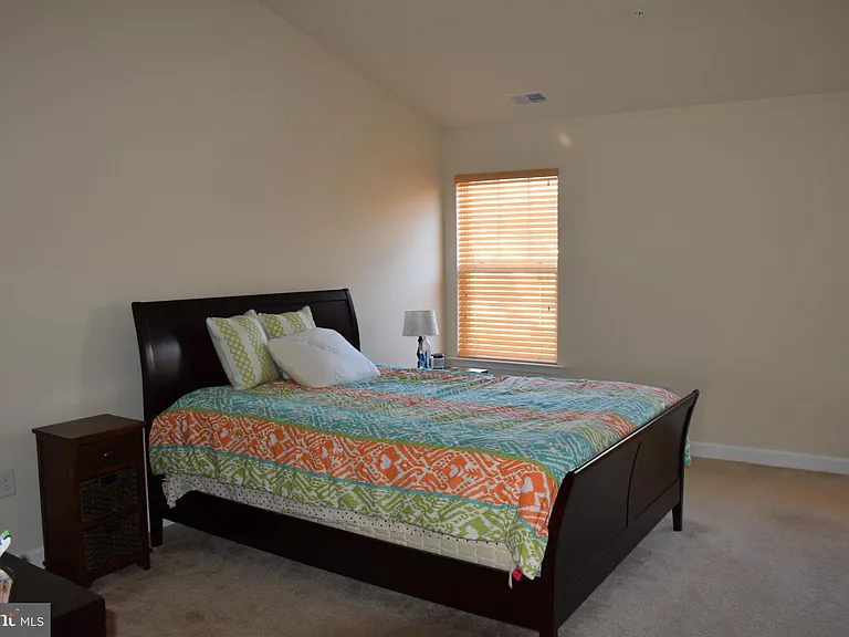 390 English Oak Ln — Photo 14