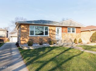 5240 W Oak Center Dr, Oak Lawn, IL 60453