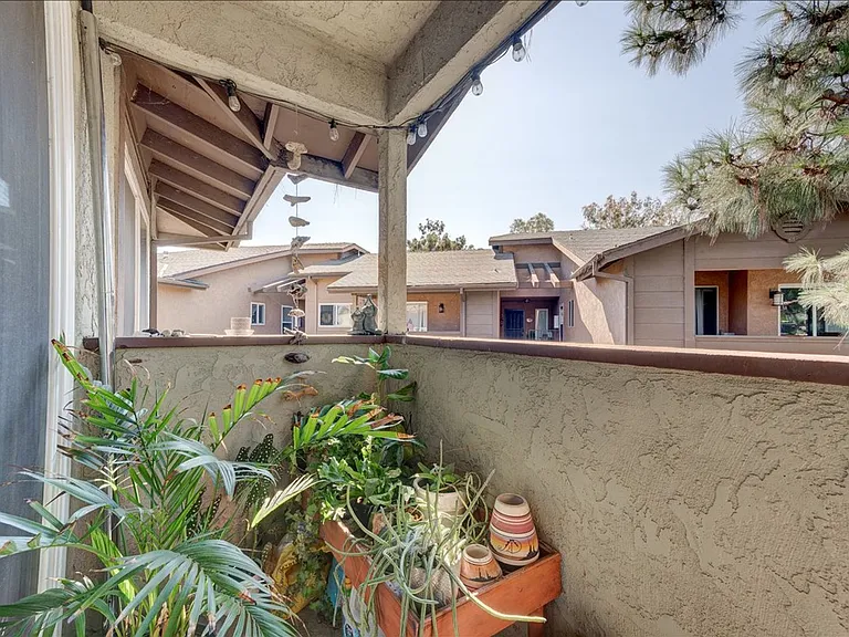 510 Calle Montecito #60 — Photo 14