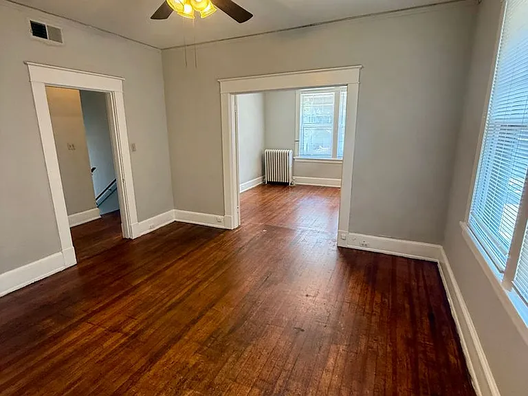3310 Barton Ave — Photo 3