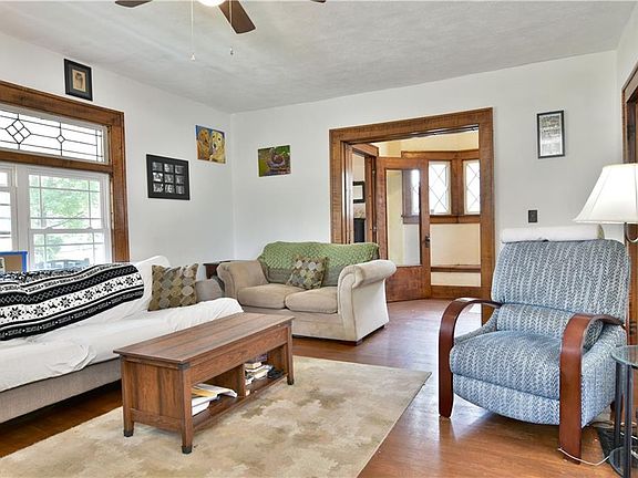 4th image of 50 Cherry Ave