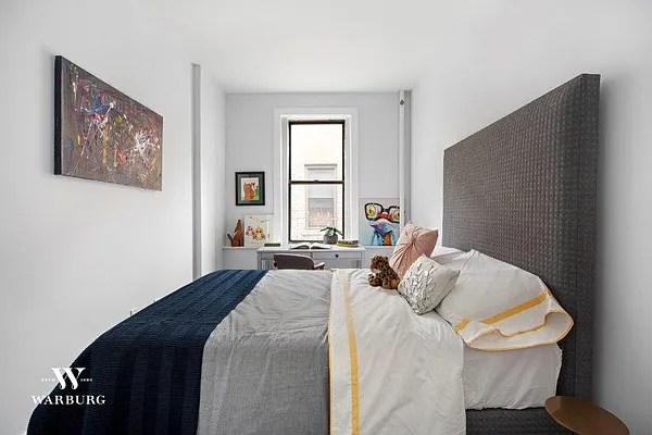 Sold by Warburg | media 10