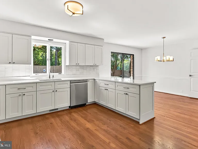 6294 Dunaway Ct — Photo 15