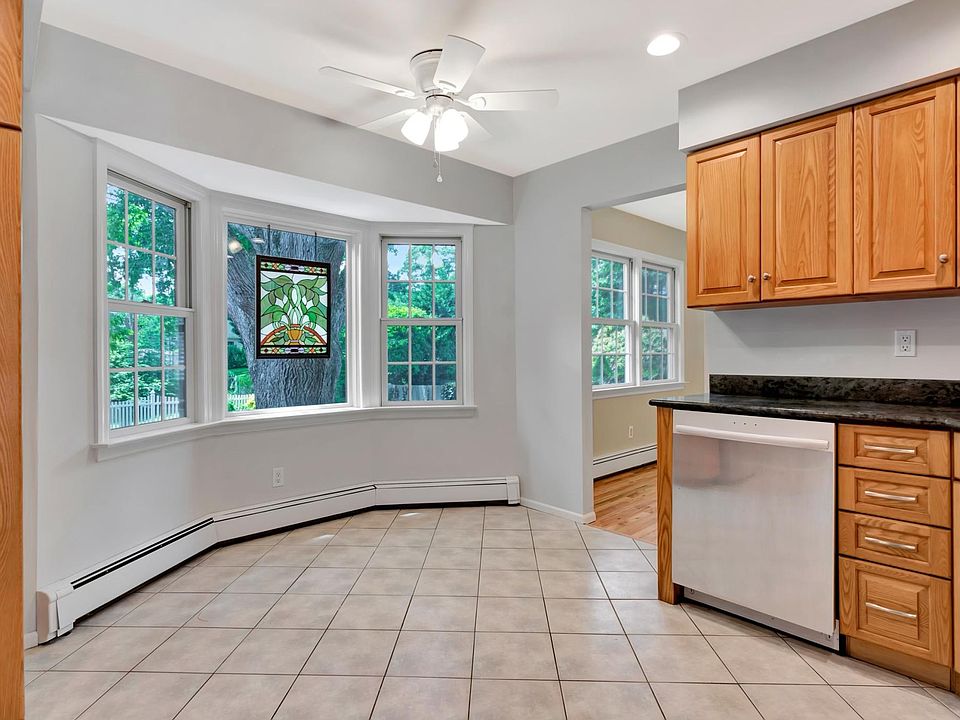 1st image of 83 Circle Dr