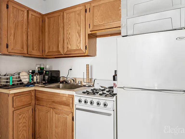 248 W 20th St #2B — Photo 5