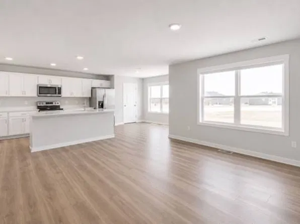 353 Juniper Dr, Waukee, IA 50263