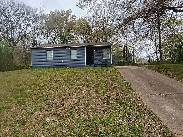 2551 Dakar Ave — Photo 4