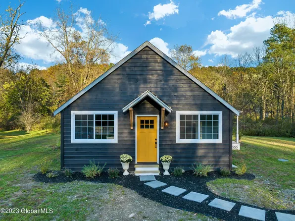 38 Palladino Lane, Wynantskill, NY 12198