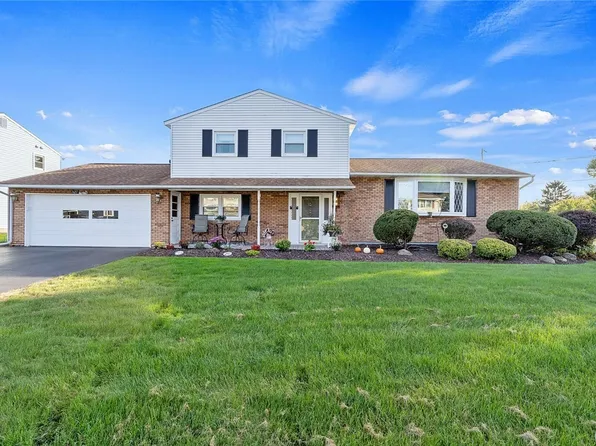 7427 Liffey Ln, Liverpool, NY 13088