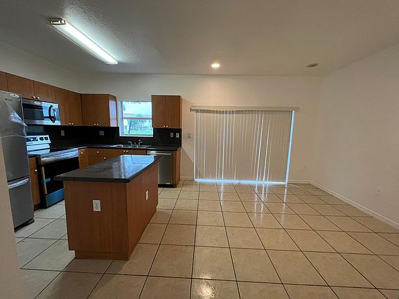 2nd image of 2979 SE 15th Ave