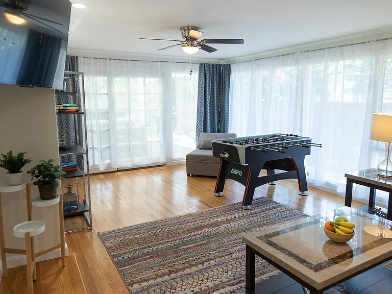 1406 W Roberta Ave — Photo 31