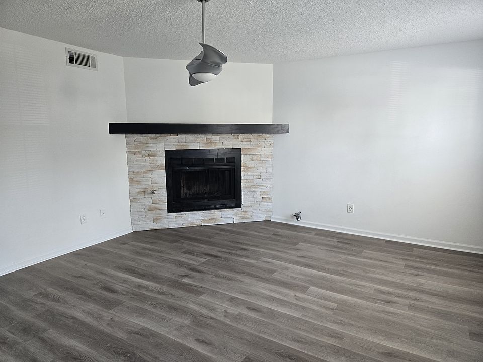 1st image of 2005 Sand Wedge Cir NW