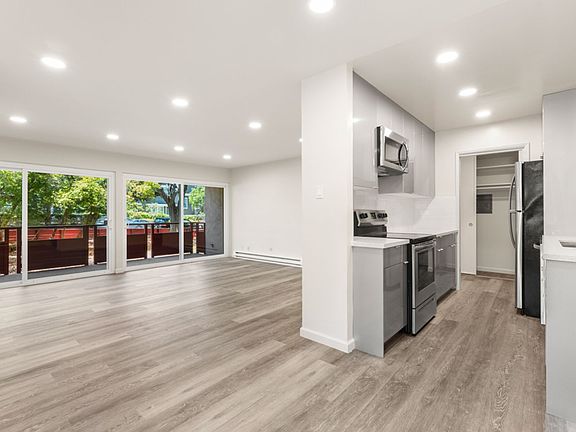 2nd image of 2441 Carlmont Dr #308