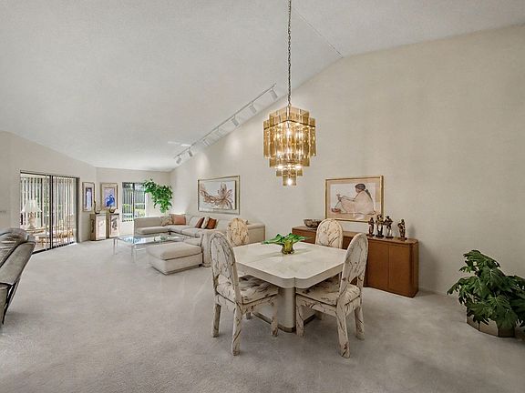 4th image of 6742 Versailles Court