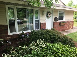 1222 Woodsboro Dr, Royal Oak, MI 48067