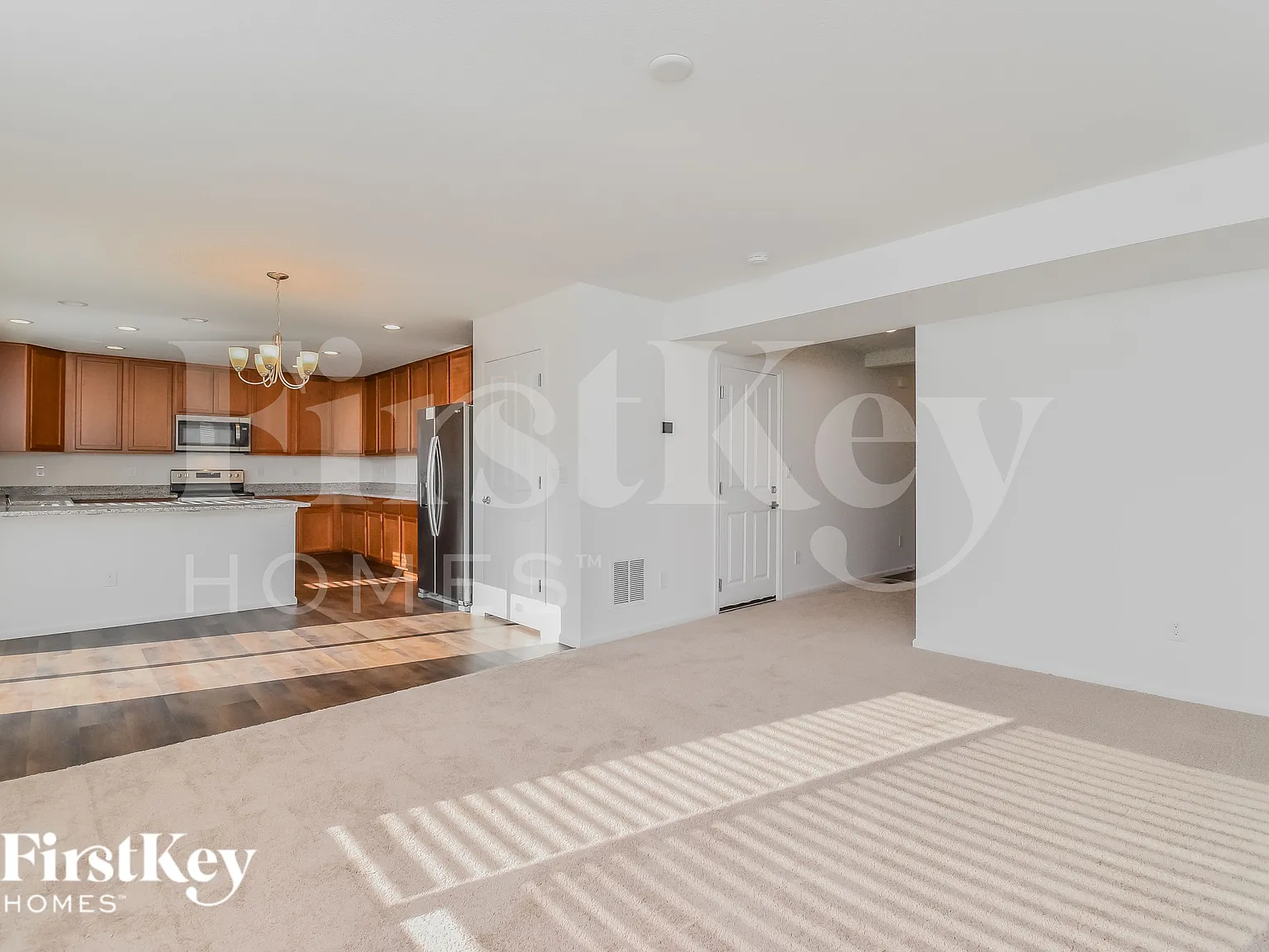4 bed, 2.5 bath, 1643 sqft, $2,270 — Photo 2