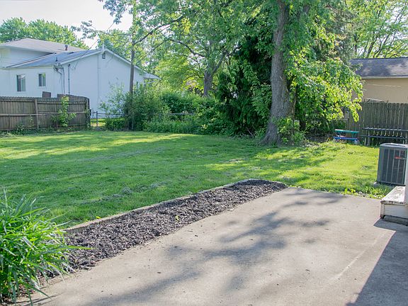 4th image of 1261 Newbury Dr