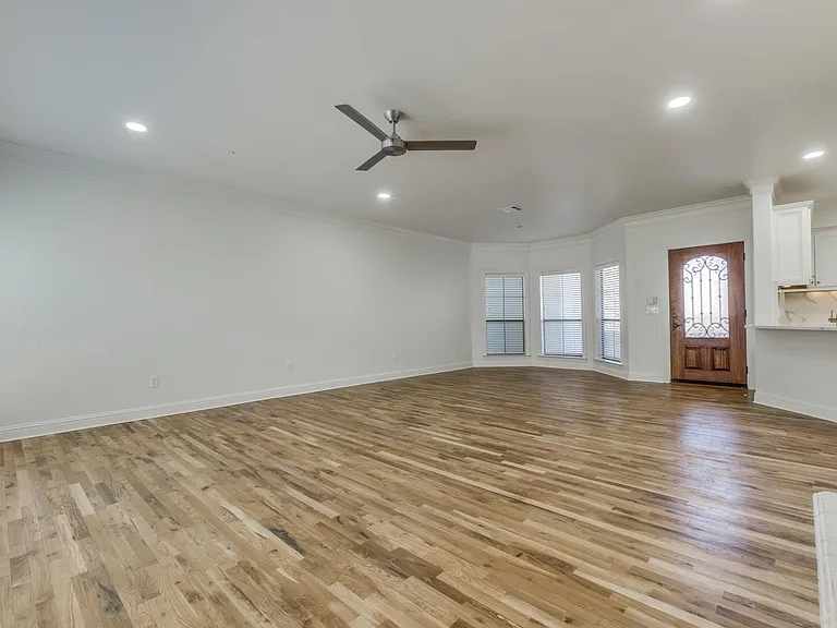 4210 Prescott Ave — Photo 8