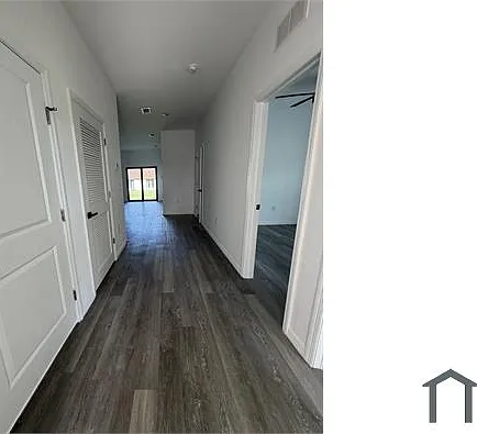2122 Armour Rd — Photo 2