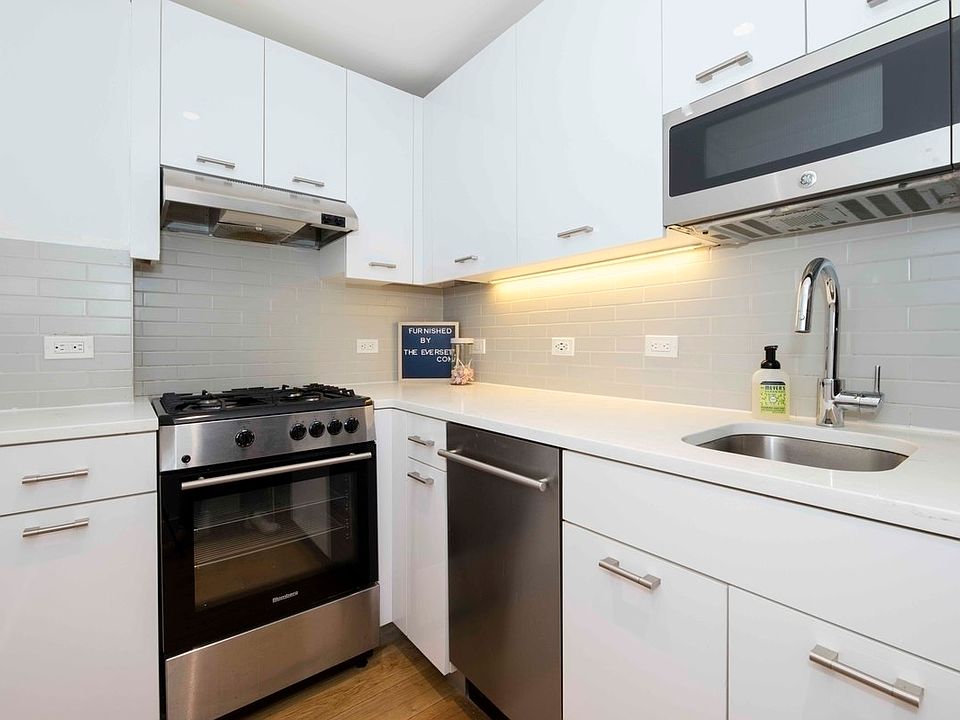1st image of 230 E 44th St #8L1