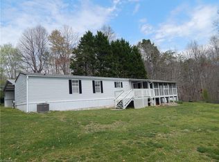 1300 White Rock Rd, Pinnacle, NC 27043