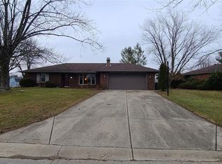 4204 Roundhill Dr, Anderson, IN 46013
