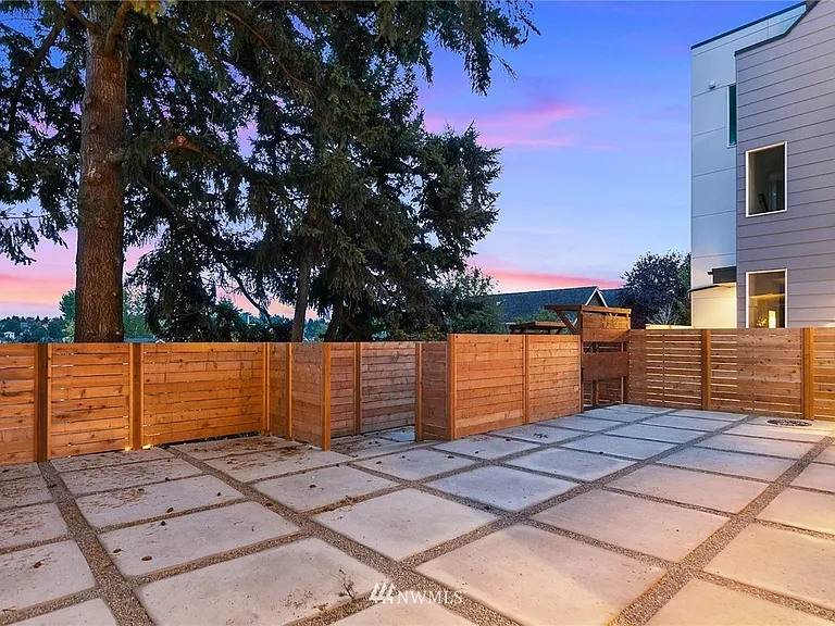 1424C 24th Ave — Photo 12