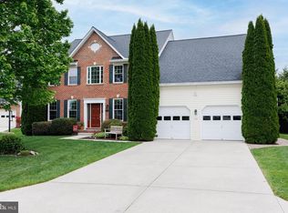 749 Rustling Leaf Ct, Eldersburg, MD 21784