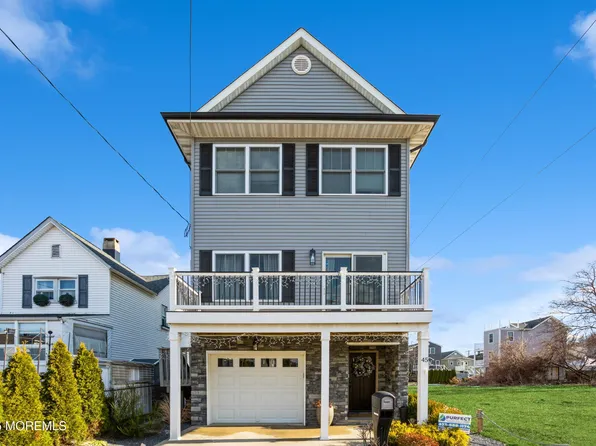 45 Miller St, Highlands, NJ 07732