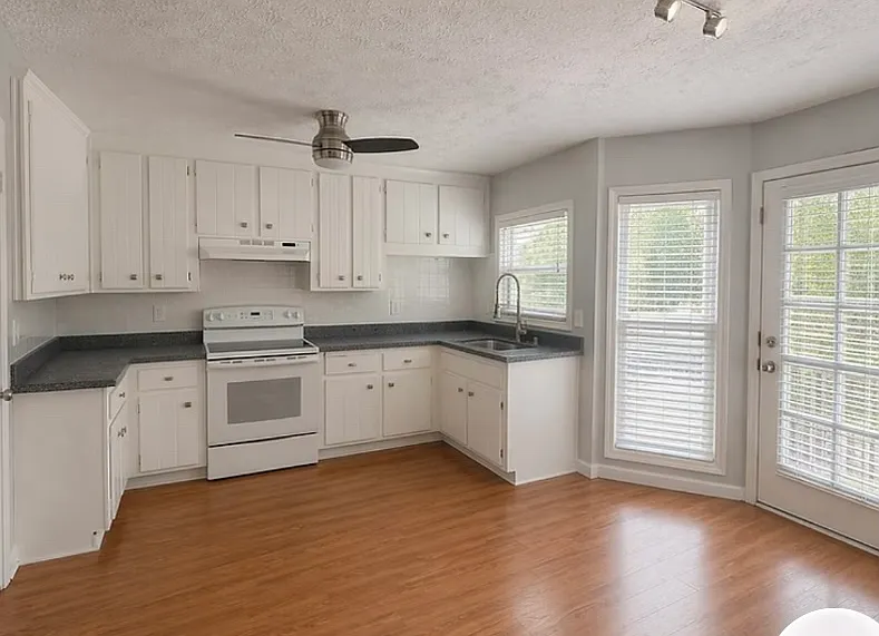 Rock Creek Dr SW, Marietta — Photo 2