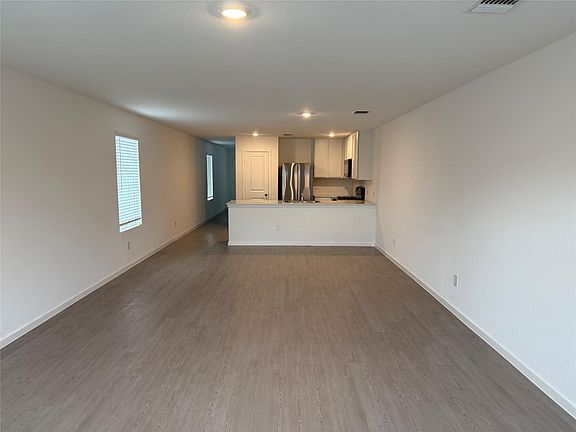 5th image of 7916 Rutherford Ln