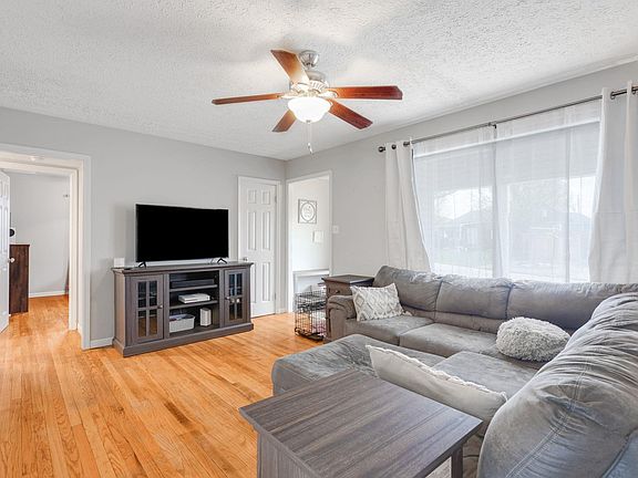 5th image of 121 Forest Park Dr
