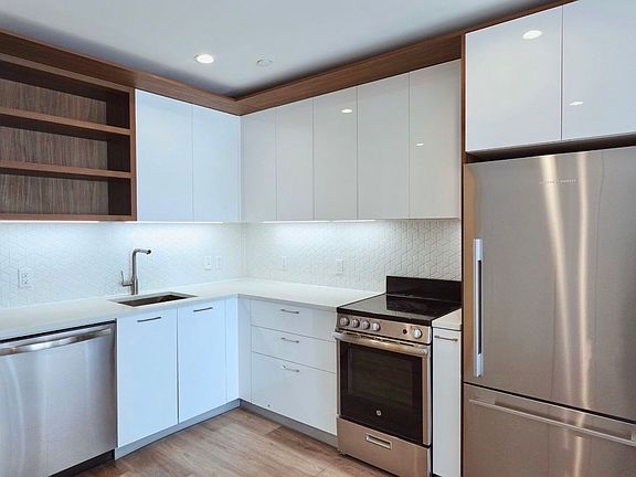 2nd image of 228 E 135th St APT 1708